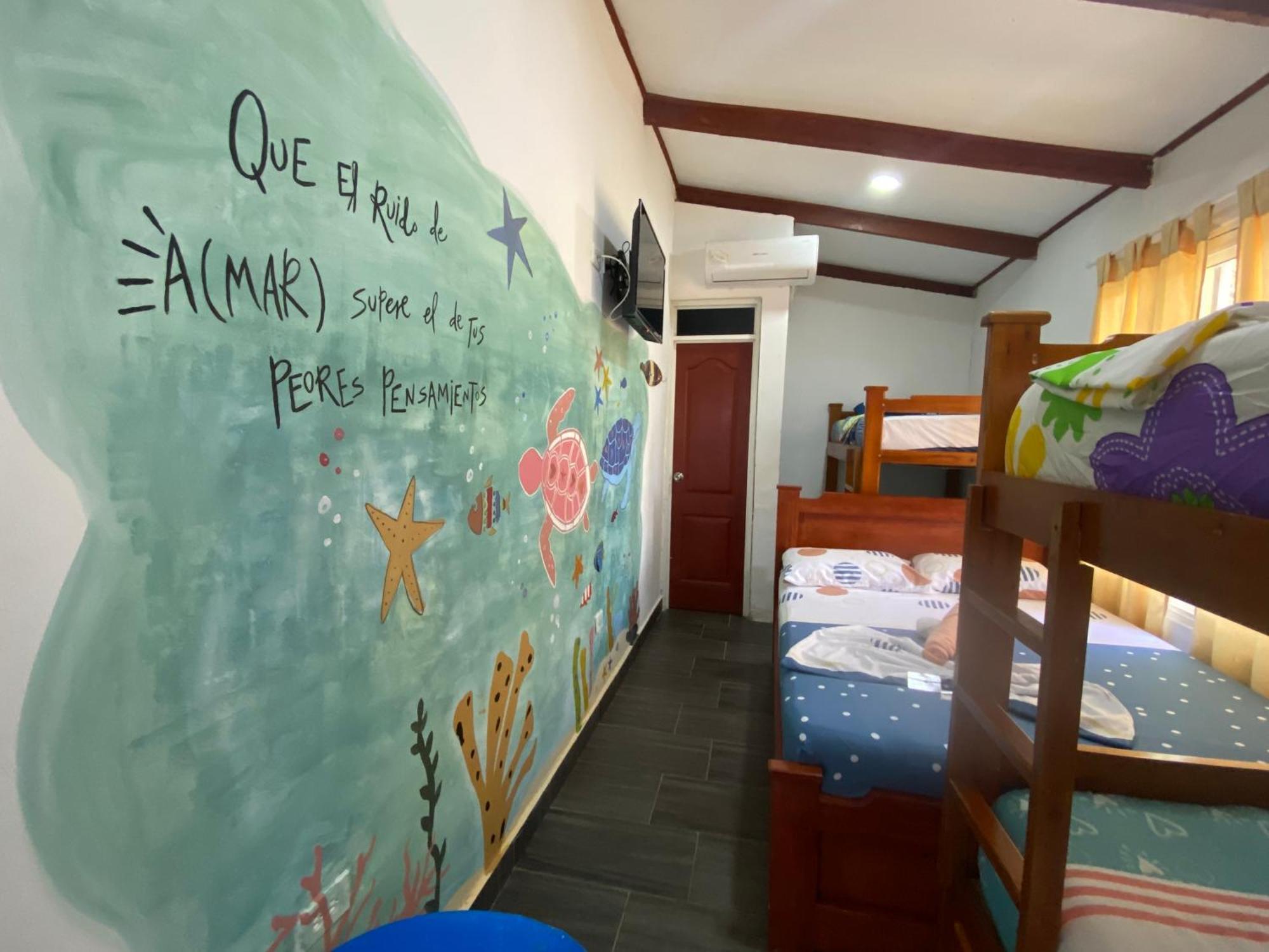 Acuarios Hostal Playa Ladrilleros Exterior photo